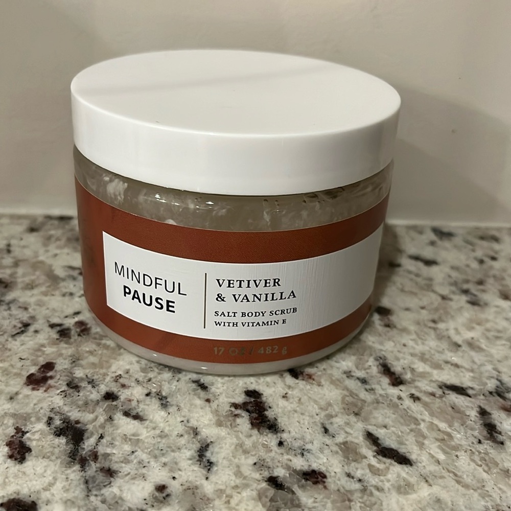 NWT Bath and body Works, mindful pause body scrub